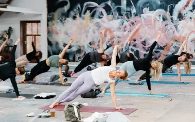Entdecke deine Innere Harmonie: Strala Yoga Intensive Training bei Heaven’s Healthy Hub mit Anna Rampf und Julia Kupke